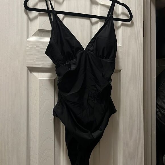 Black One Piece Swimsuit - NEW - Cupshe - Never Worn - Black Bathing Suit - Picture 1 of 5